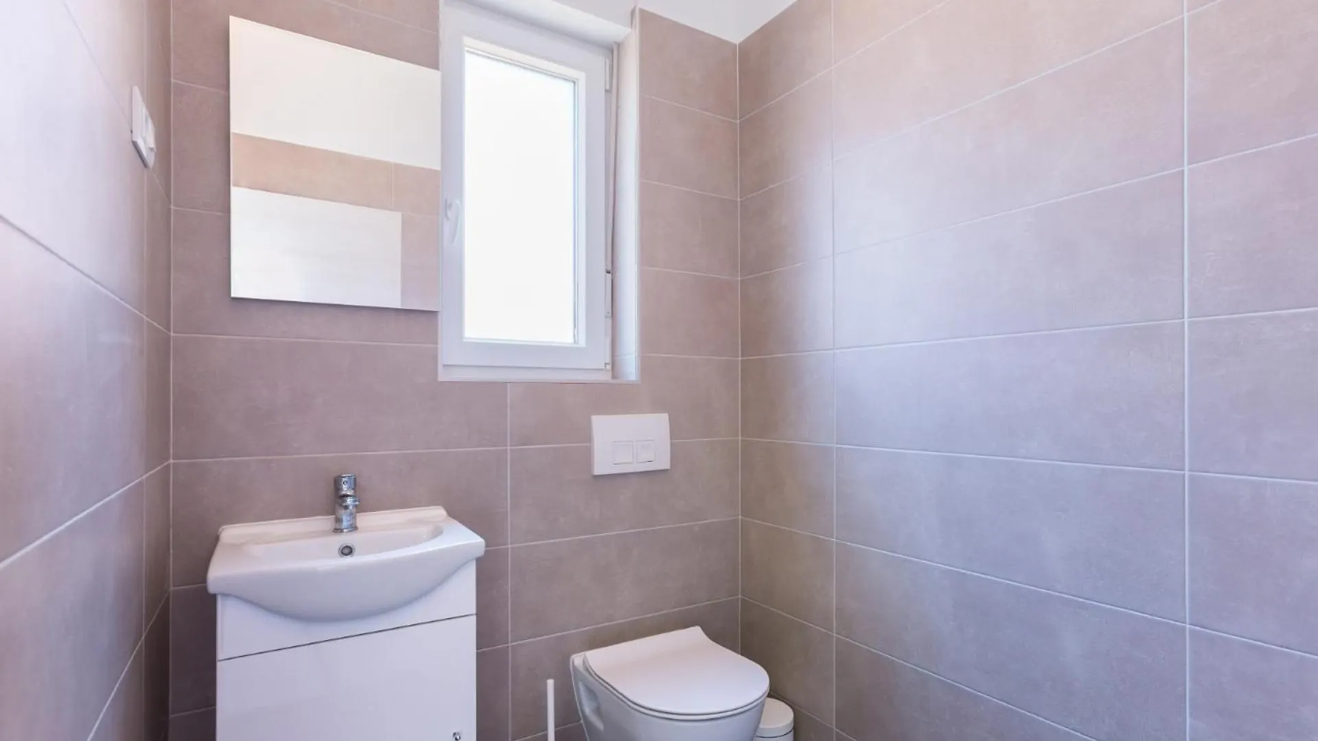 Villa Aria - Family Friendly In Pula For 6 People With Private Swimming Pool