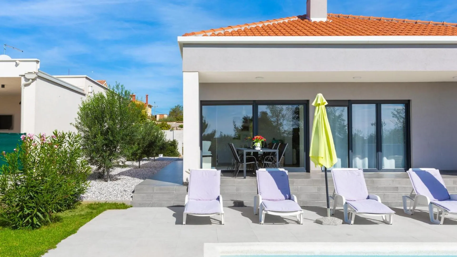 Villa Aria - Family Friendly In Pula For 6 People With Private Swimming Pool