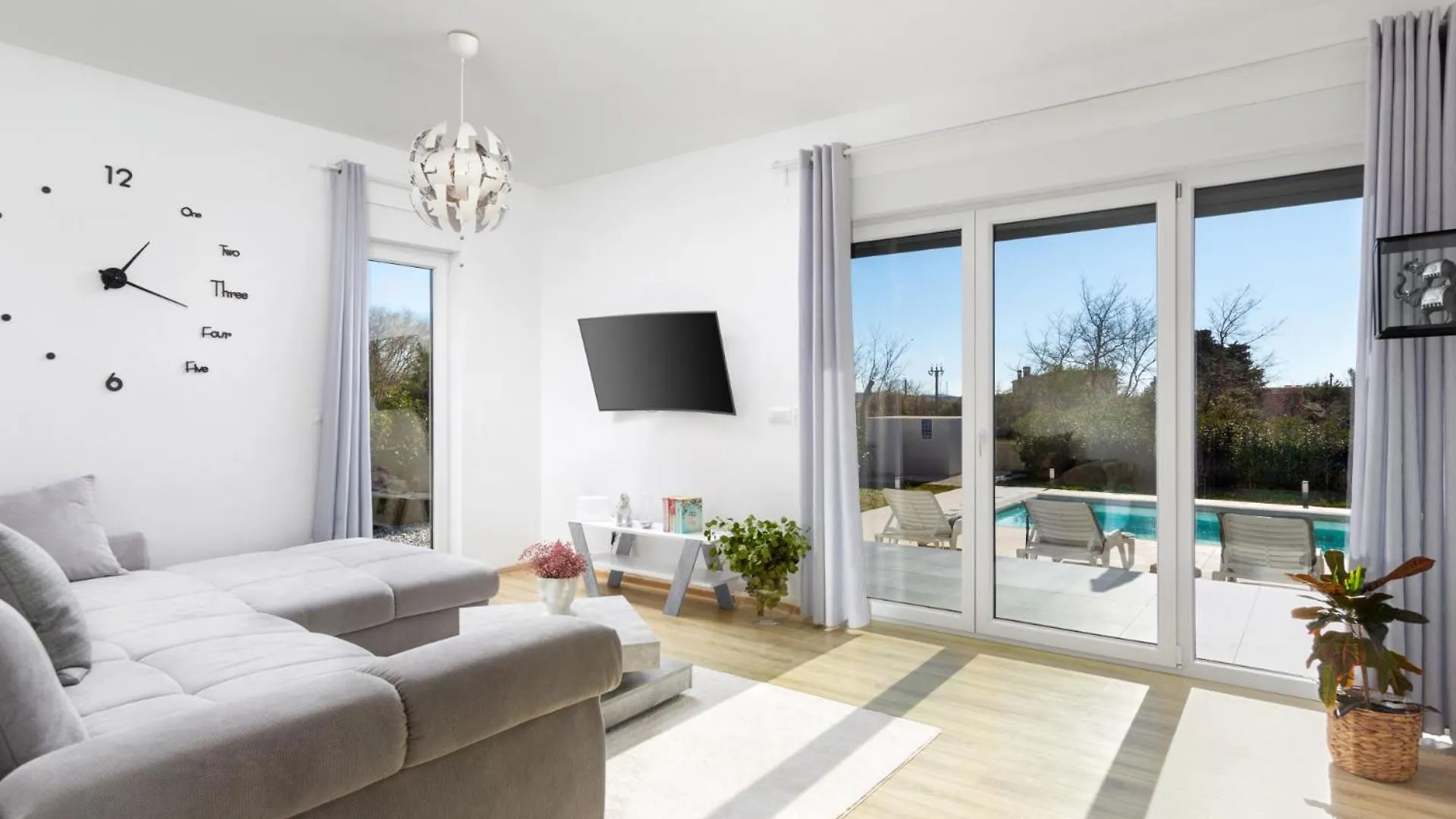 Villa Aria - Family Friendly In Pula For 6 People With Private Swimming Pool