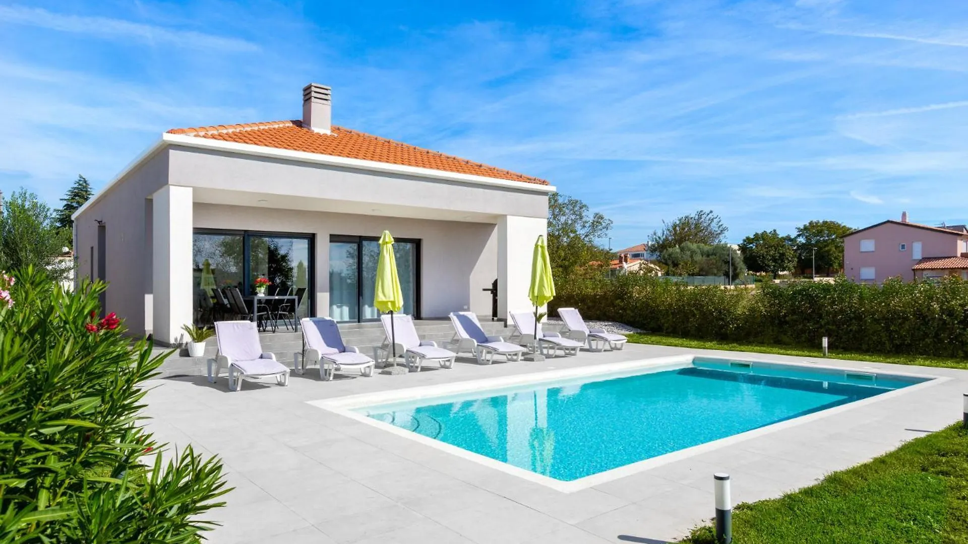 Villa Aria - Family Friendly In Pula For 6 People With Private Swimming Pool